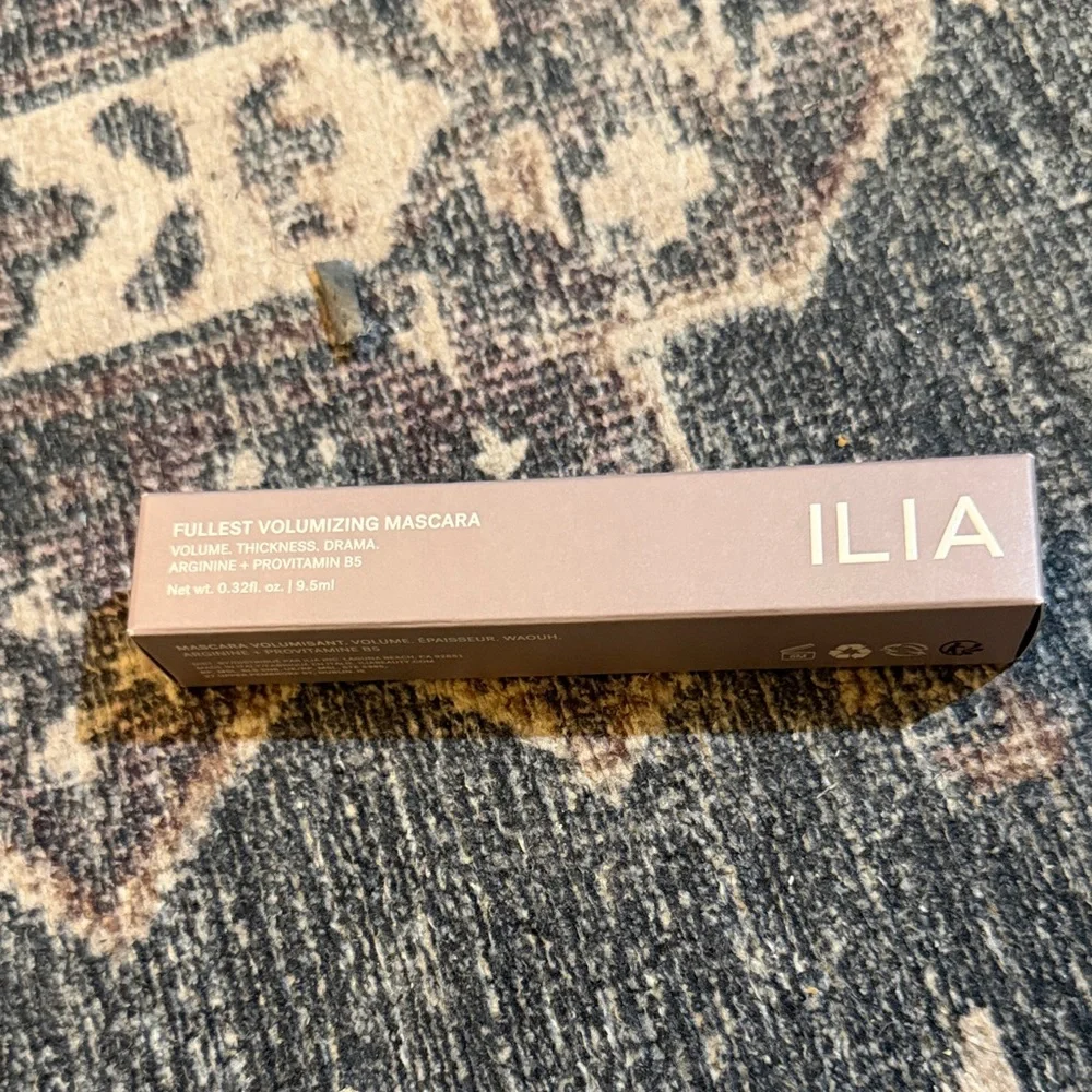 ILIA Fullest Volumizing Mascara